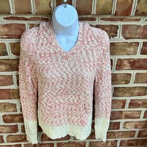 Roxy long sleeve sweater with Hood and kangaroo pocket. Small